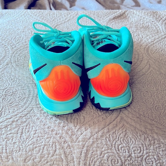 Kyrie Irving’s Oracle Aqua 6s .. size 9 1/2 9-10 condition - Picture 2 of 5